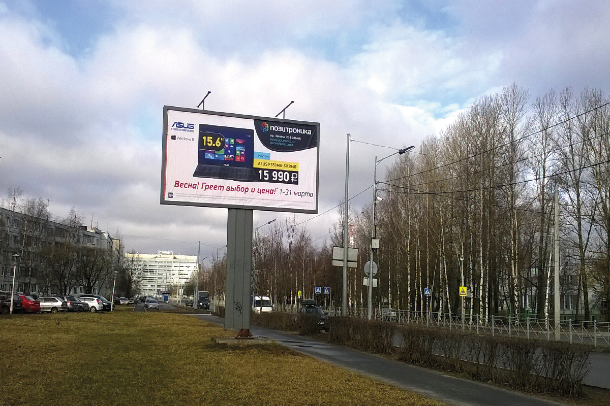Рекламный щит 6х3 метра (биллборд) на проспекте Героев в Киришах.